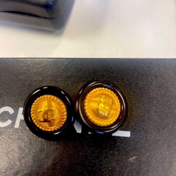 CHANEL classic pierced earrings - Picture 2 of 10